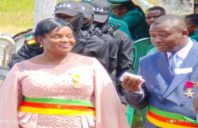 Le PRÉSIDENT DE LA RÉPUBLIQUE, GRAND MAÎTRE DES ORDRES NATIONAUX