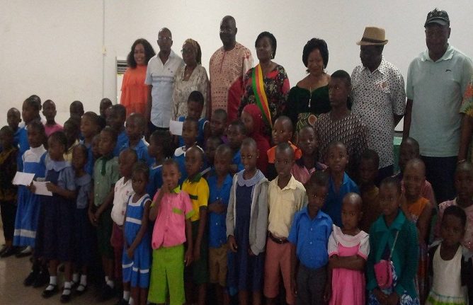 Scholarship to 100 pupils in the municipality both in the public and private sector